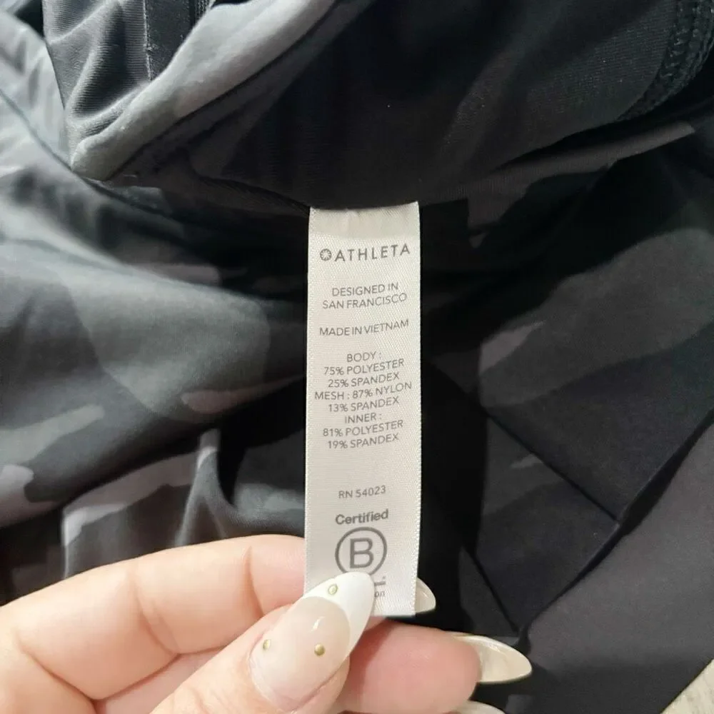 Athleta Match Point Skort Sz L in Black Camo